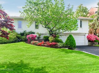 13 Bridle Path, Roslyn, NY 11576