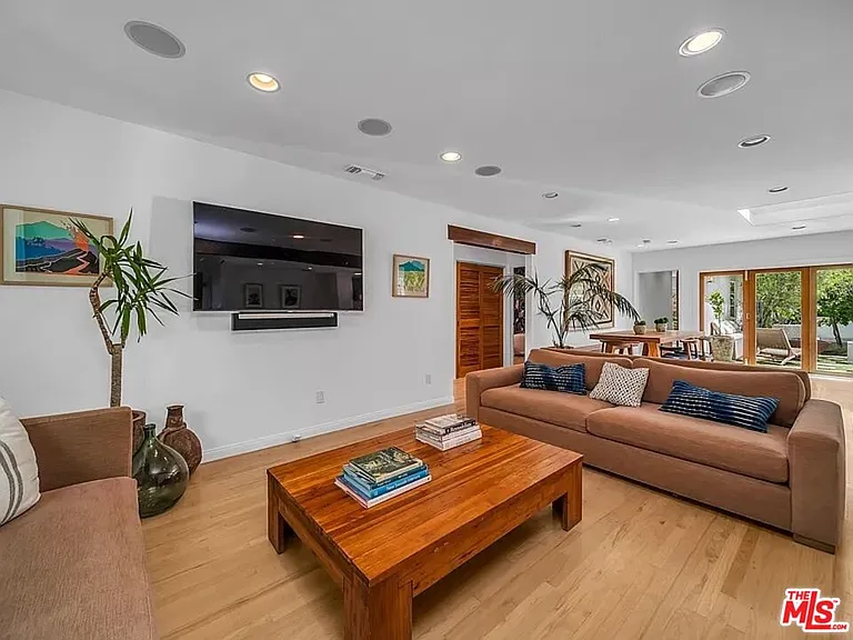 7844 Stewart Ave #A-B — Photo 13
