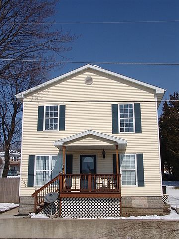 1st image of 421 Meadow Ave #2