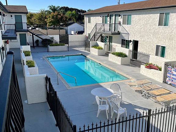 4th image of 321 Waverly Pl #15
