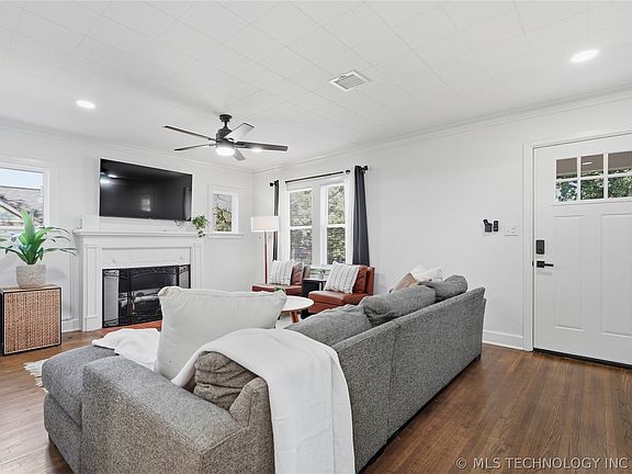3rd image of 1314 S College Ave