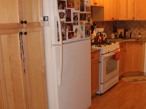 5th image of 735B Ramona Ave