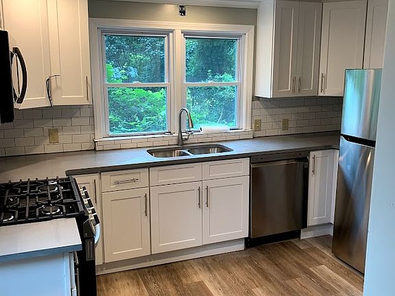 5th image of 108 Greenwood Pl Unit 3