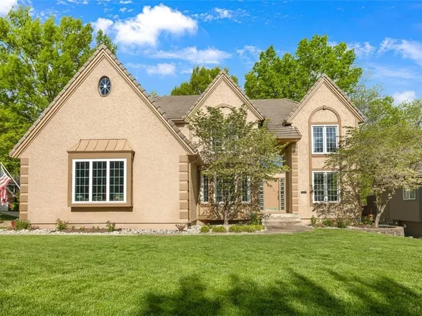 3600 NW Primrose Ln, Lees Summit, MO 64064