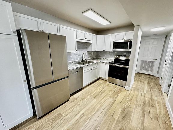 4th image of 980 Life Dr APT 30