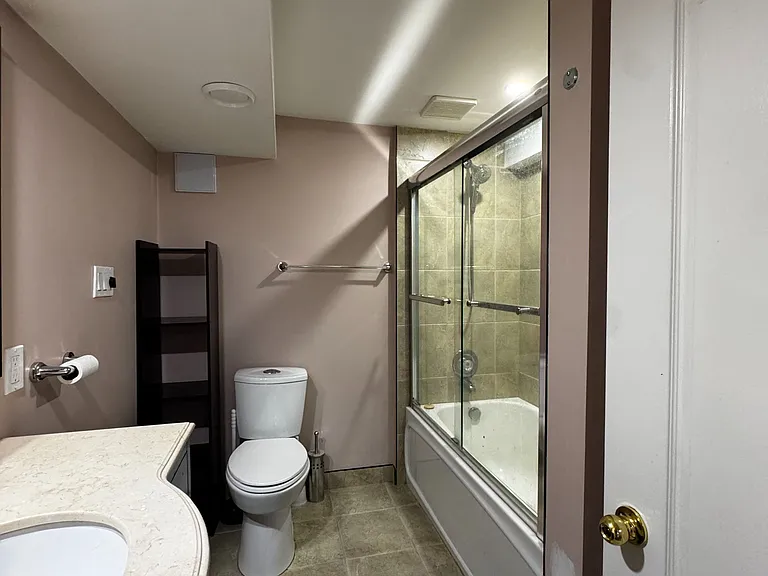 34 Engel Cres #A — Photo 18