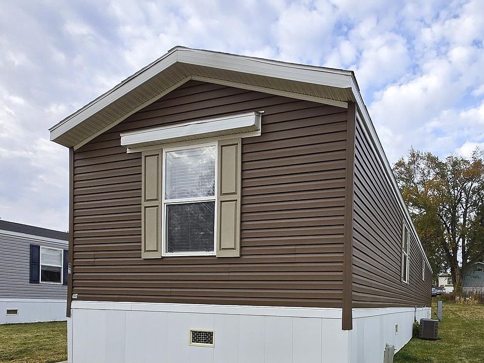 1st image of 228 Golfview Ct #12