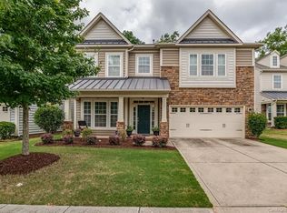 9733 Ridgeforest Dr, Charlotte, NC 28277