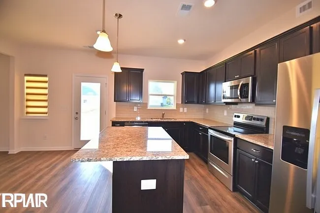 309 Petunia Dr — Photo 4