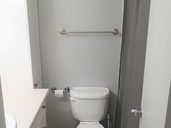 4th image of 6202 Tennis Ct APT C12