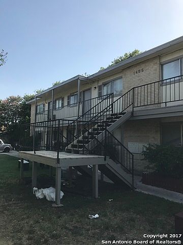 2nd image of 1455 Hillcrest Dr