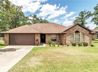5557 Somerford Ln, Bryan, TX 77802