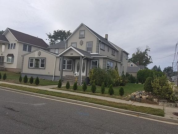 2nd image of 150 Saint Marks Ave