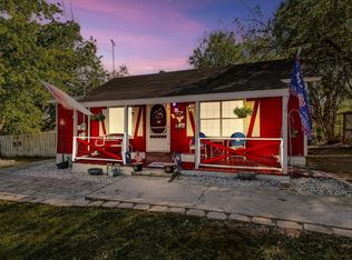 604 E South St, Whitesboro, TX 76273