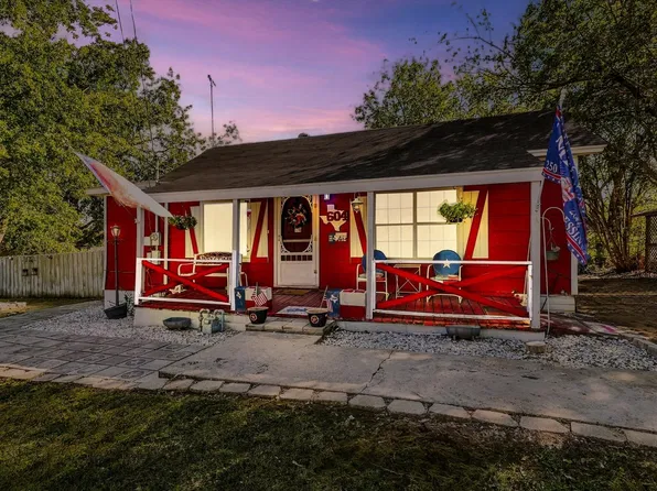 604 E South St, Whitesboro, TX 76273