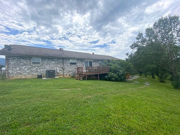 4th image of 220 Wye Dr