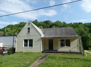 624 Austin Dr, Saint Albans, WV 25177