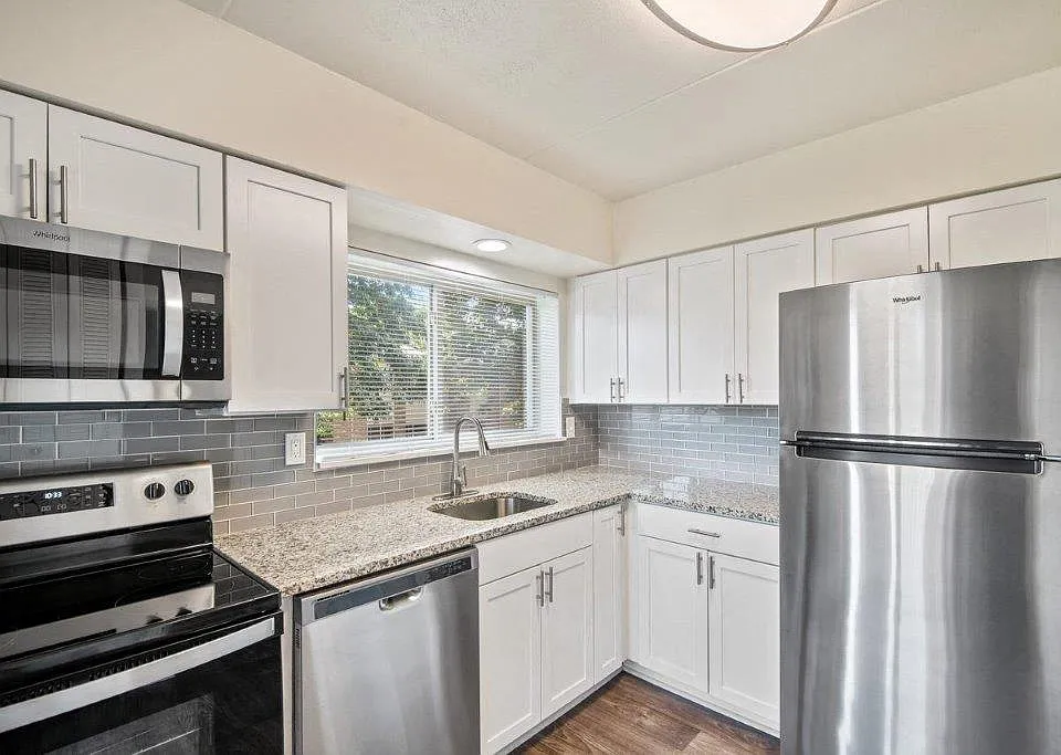 Top Field Apartment Homes