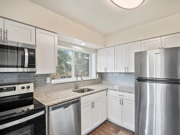 Top Field Apartment Homes