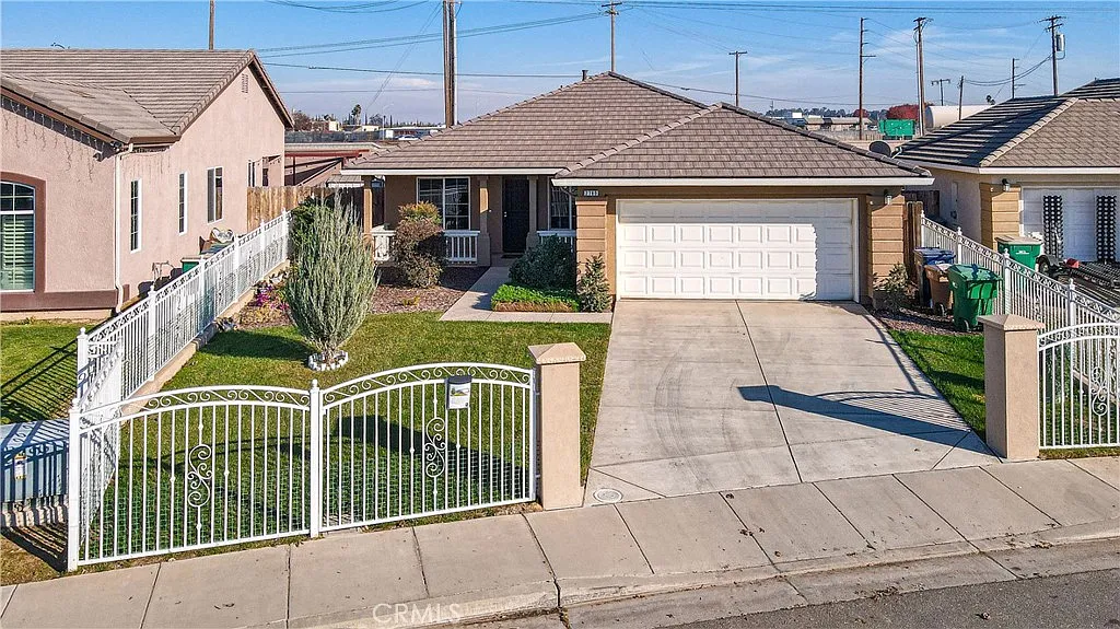 2780 N Drake Ave photo 1