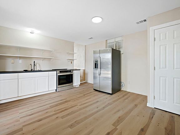 5th image of 4449 San Jose Blvd #B