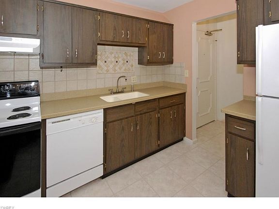 5th image of 1155 Charter Oak Ln APT 203