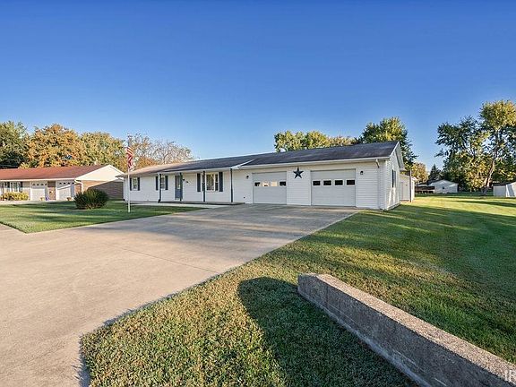 3rd image of 508 Holiday Dr