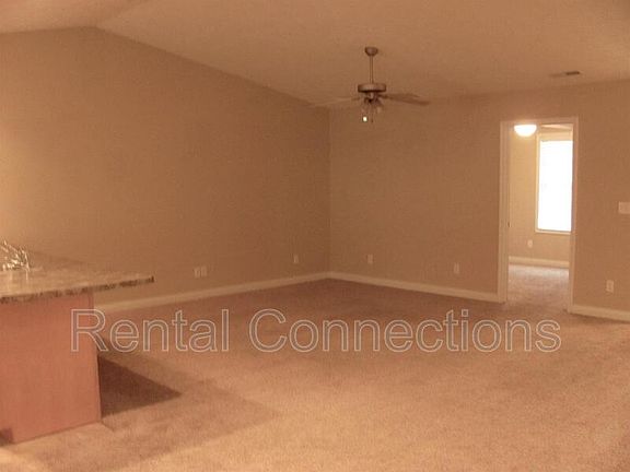 4th image of 108 S Carbon St APT B