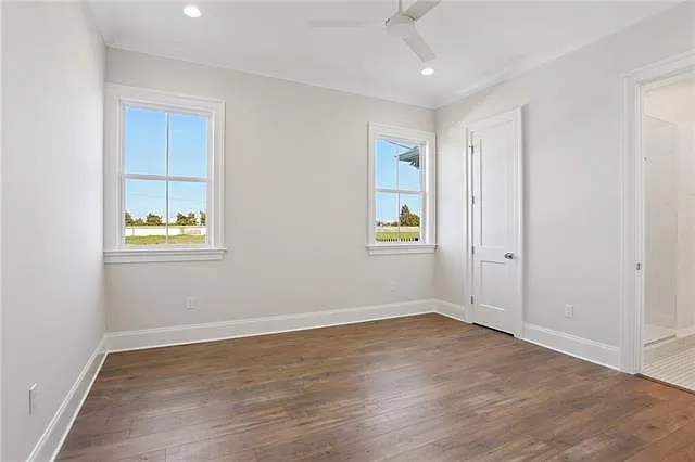 9215 S Claiborne Ave — Photo 11