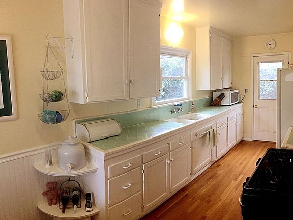 5th image of 7358 Genesta Ave