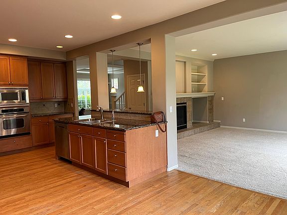 4th image of 3605 159th Pl SE