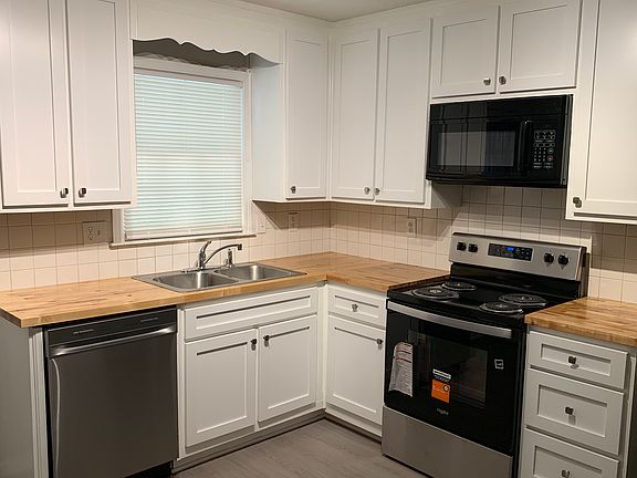 3rd image of 5164 Wexford Ln Unit B