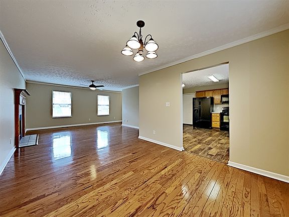 5th image of 5936 Katrina Ln