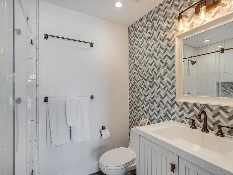 2650 Acacia Ave — Photo 24