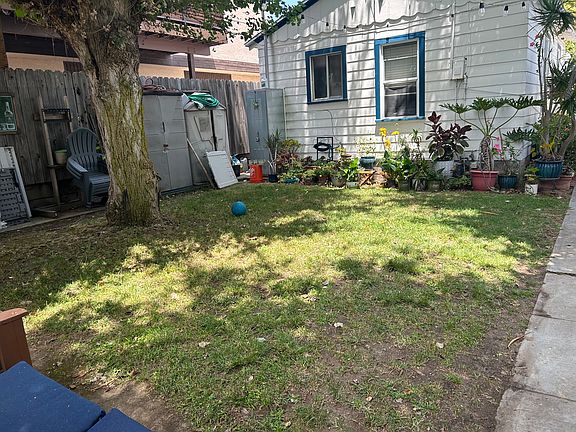 2nd image of 1821 Thomas Ave
