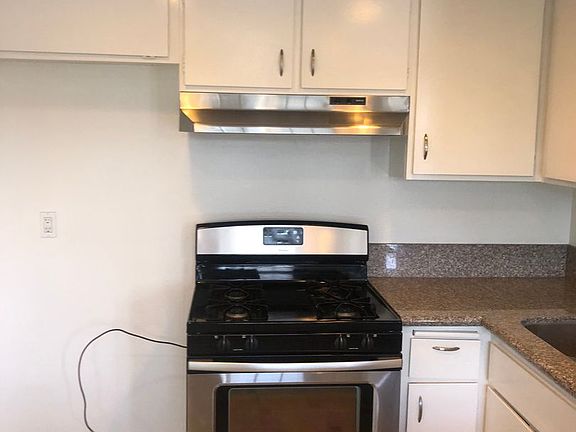 5th image of 18342 Patterson Ln #3