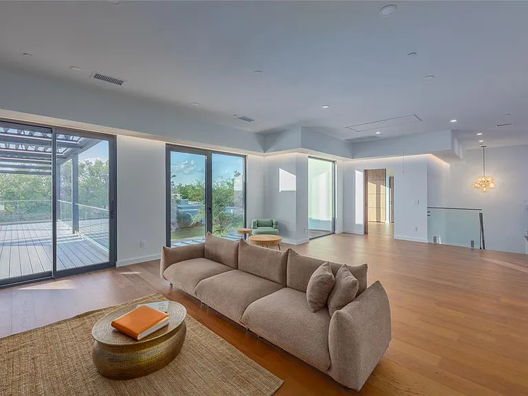614 Robin Dale Dr — Photo 24