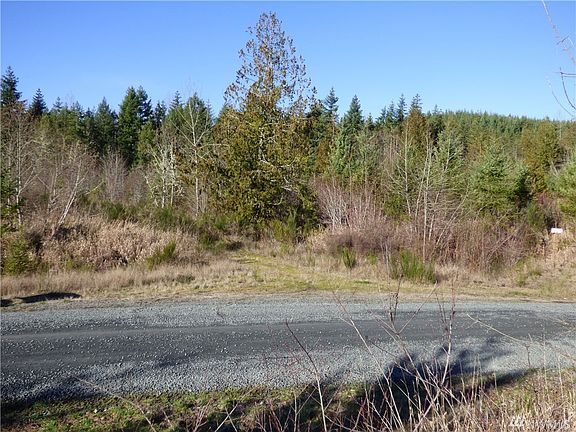 5th image of 44610 River Ridge Dr E