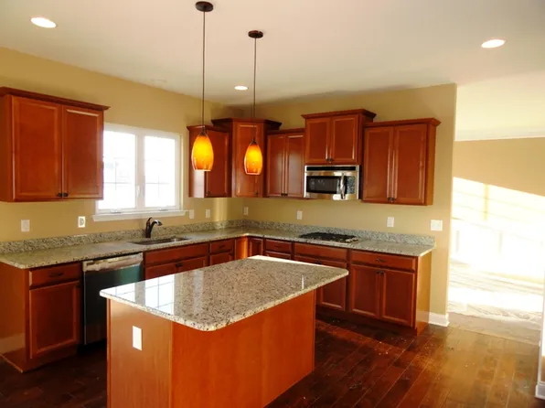 207 Maria Elena Dr, Mullica Hill, NJ 08062