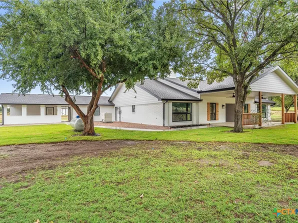 1037 Western Hills Rd, Rockdale, TX 76567