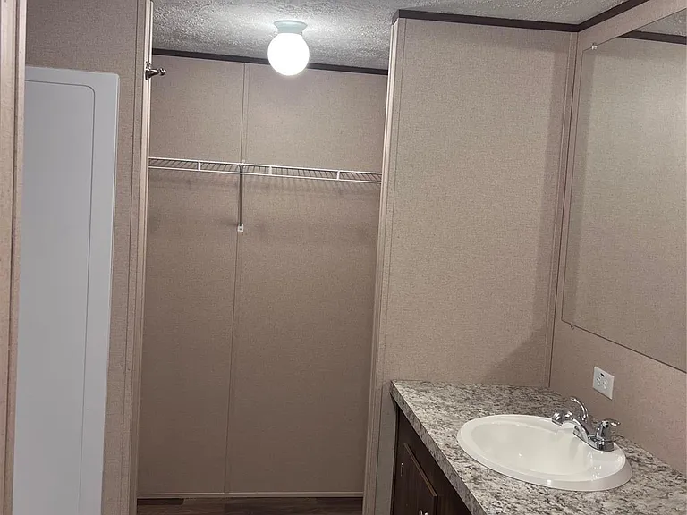 1668 FM 2518 Rd #110 — Photo 4