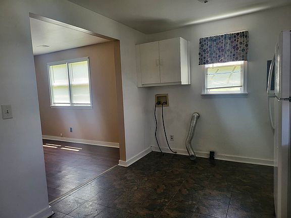 4th image of 222 McPheron Ave #2