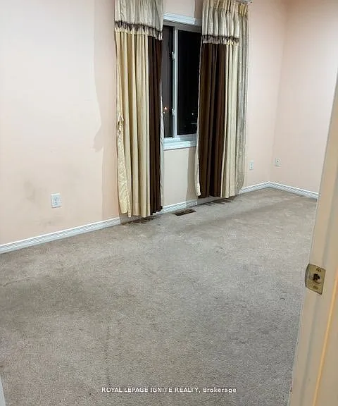 11 Curran Hall Cres — Photo 12
