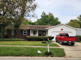 2323 Winchester Dr, Champaign, IL 61821