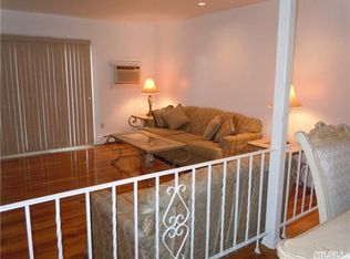 9 N Marion Pl, Rockville Centre, NY 11570