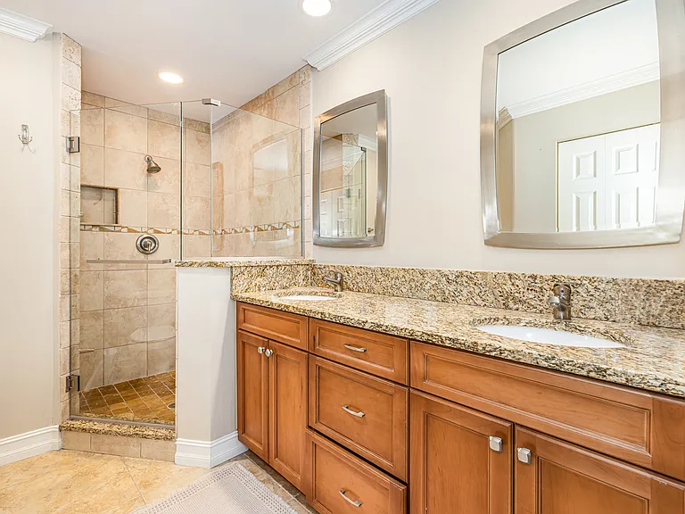 975 Tarpon Cove Dr #204 — Photo 40
