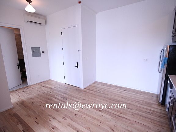 5th image of 212 Evergreen Ave #4F