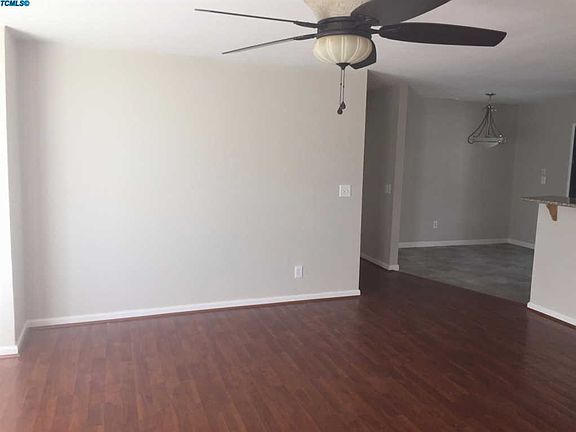 3rd image of 2916 W Russell Ave