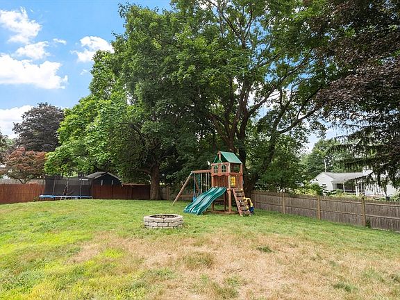 5th image of 61 Goldsmith St