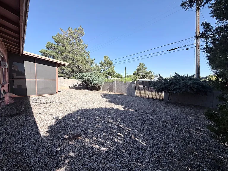 2864 E Wilcox Dr — Photo 22